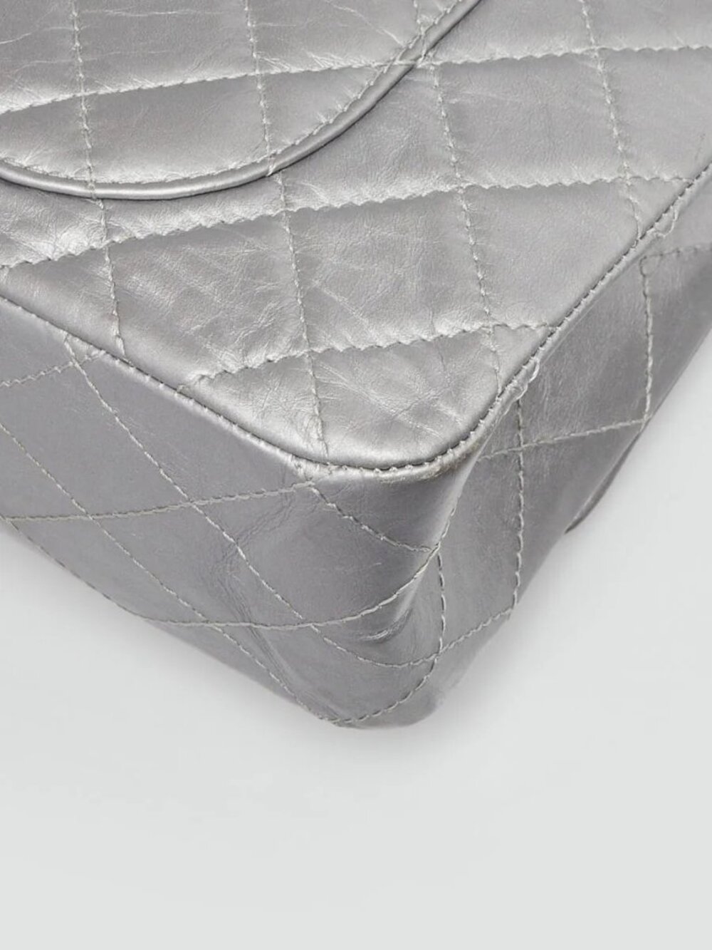 Chanel Silver 2.55 Reissue Quilted Calfskin Leather 227 Jumbo Flap Bag - Picture 4 of 11